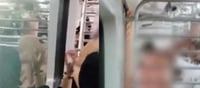 Nakéd Man Enters Ladies Compartment of Mumbai Local Train - VIDEO